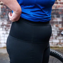 Load image into Gallery viewer, New Cracking Black Shorts - Fat Lad At The Back